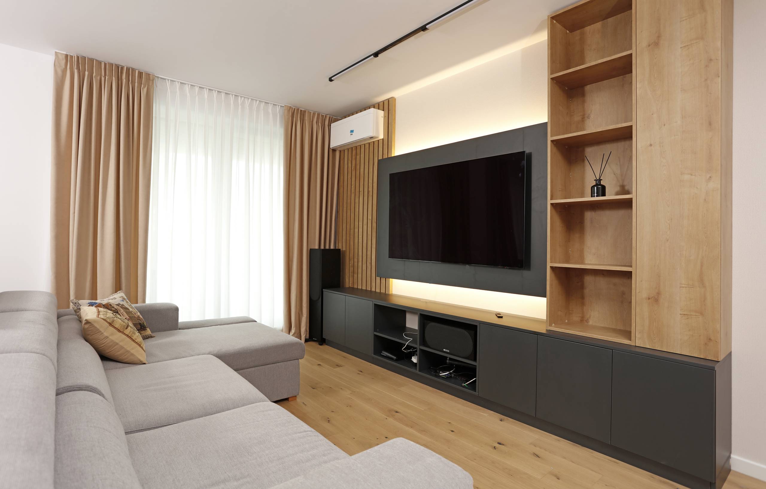 Apartament contemporan — mobilier personalizat și spații integrate